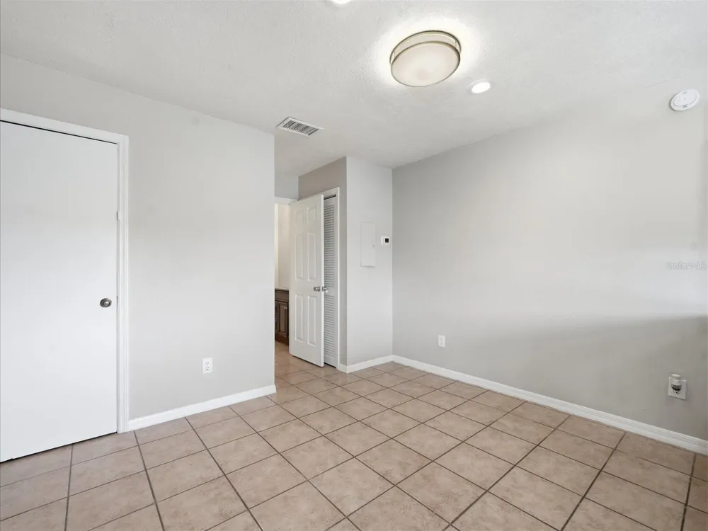 15314 E POND WOODS DRIVE #15314 Tampa, FL 33618