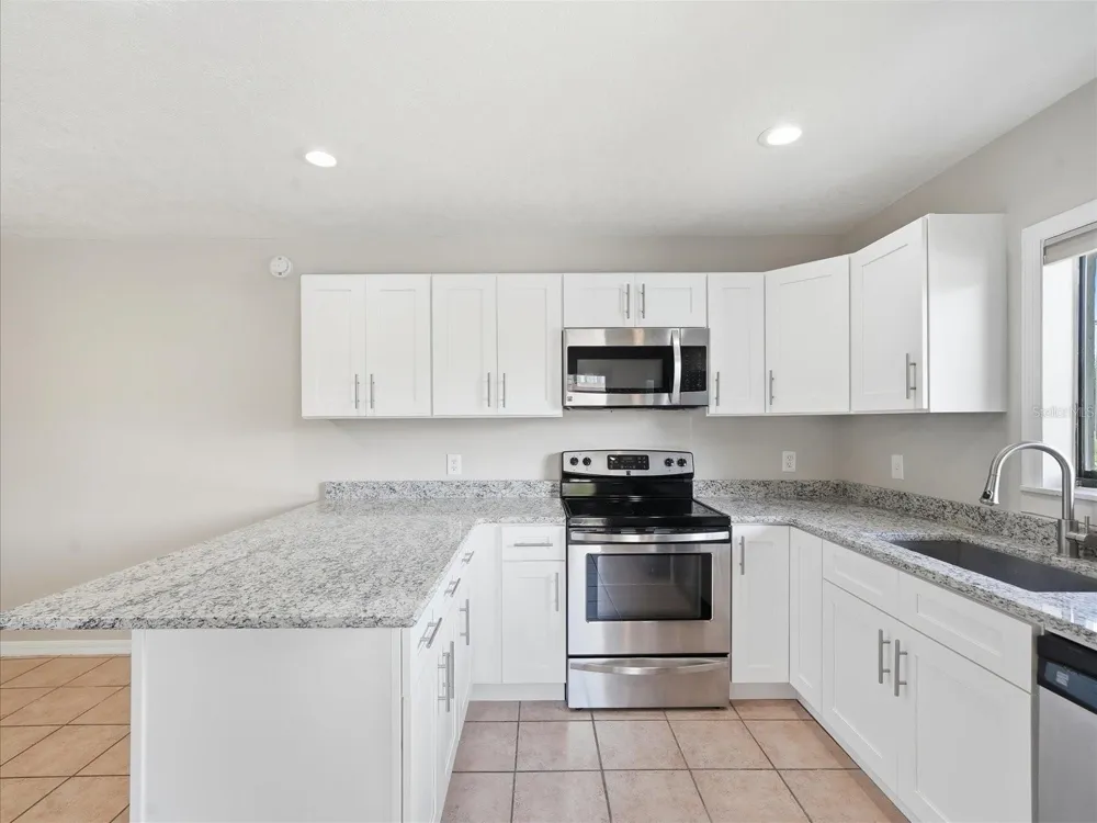 15314 E POND WOODS DRIVE #15314 Tampa, FL 33618