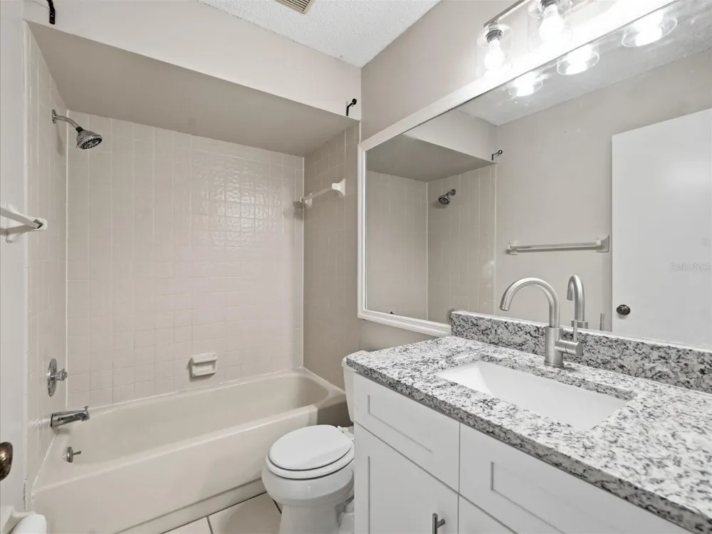 15314 E POND WOODS DRIVE #15314 Tampa, FL 33618
