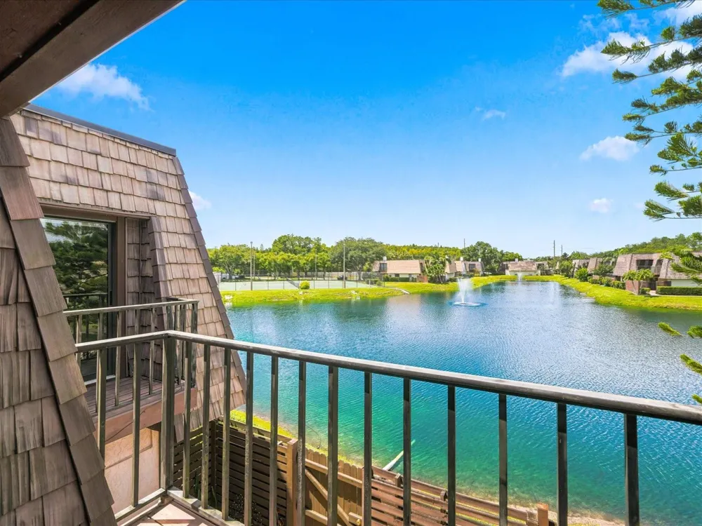 15314 E POND WOODS DRIVE #15314 Tampa, FL 33618