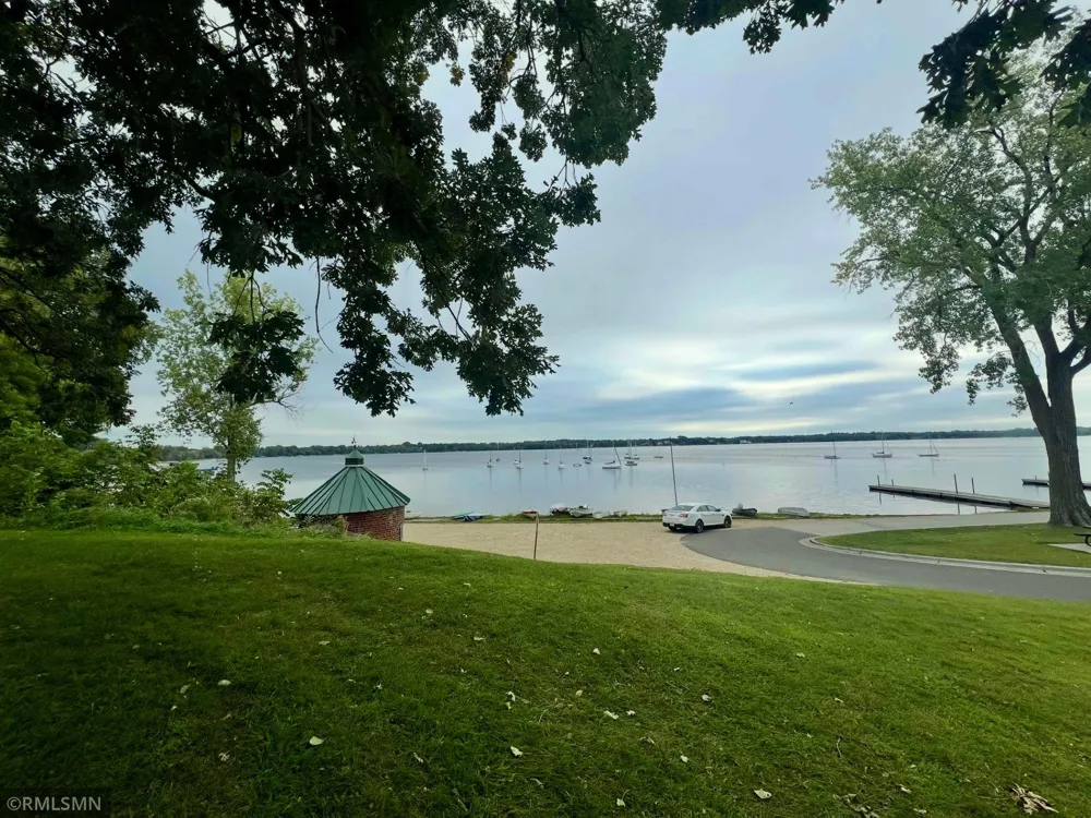 1864 8th Street White Bear Lake, MN 55110