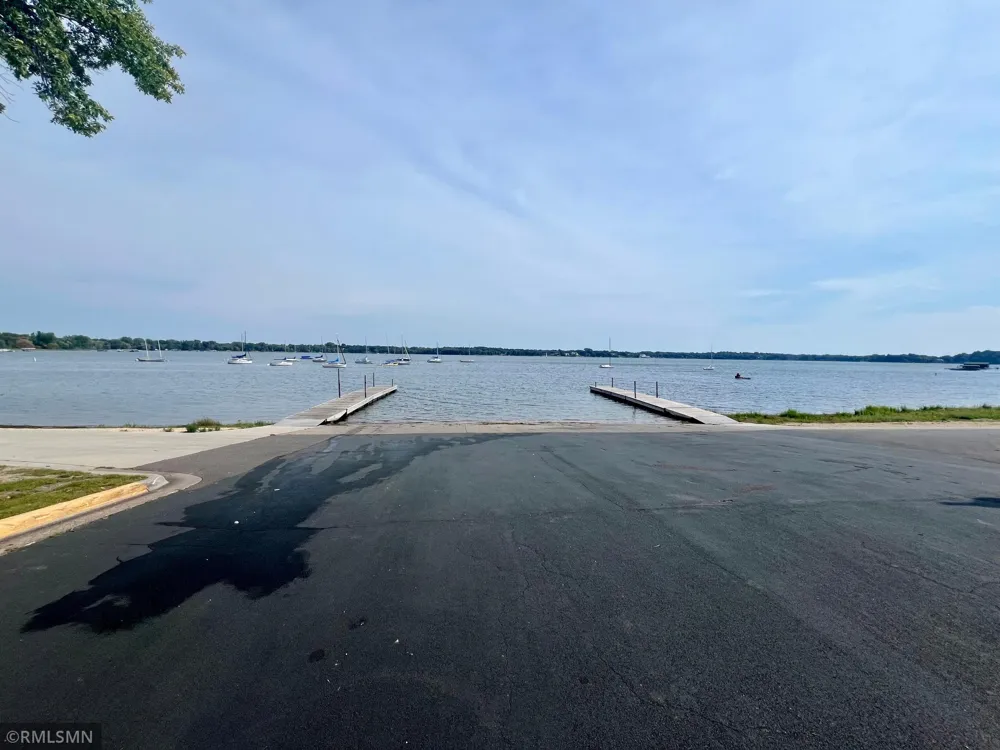 1864 8th Street White Bear Lake, MN 55110