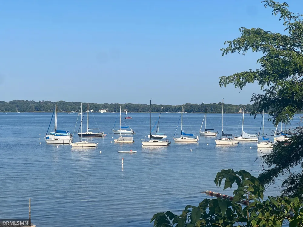 1864 8th Street White Bear Lake, MN 55110