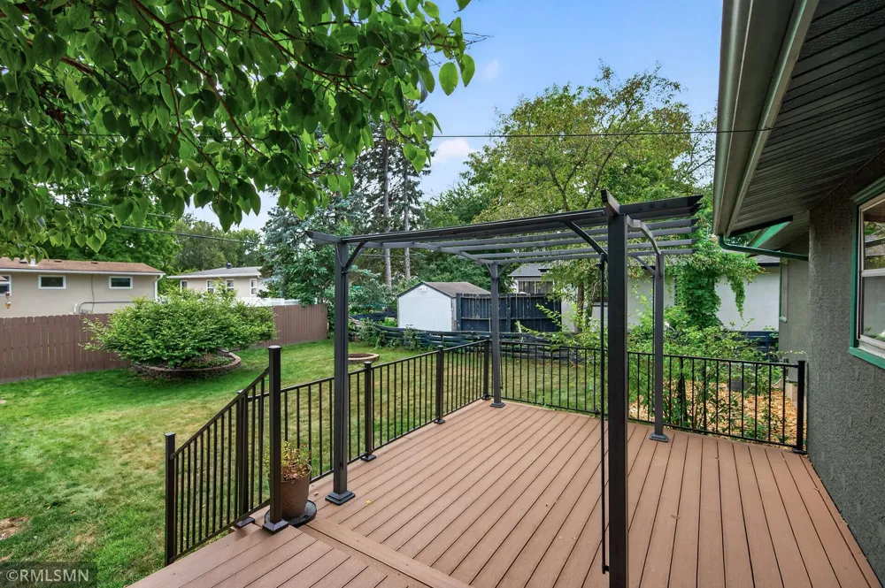 1864 8th Street White Bear Lake, MN 55110
