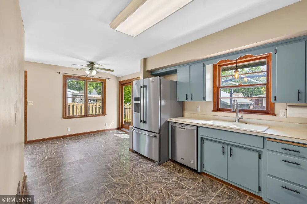 1864 8th Street White Bear Lake, MN 55110