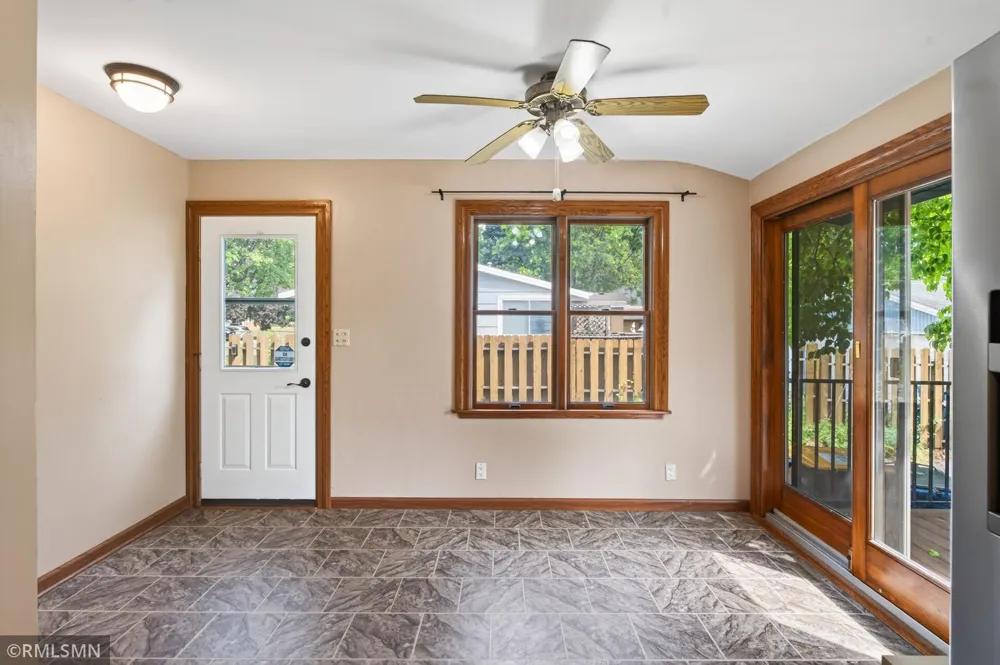 1864 8th Street White Bear Lake, MN 55110
