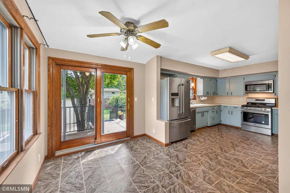 1864 8th Street White Bear Lake, MN 55110