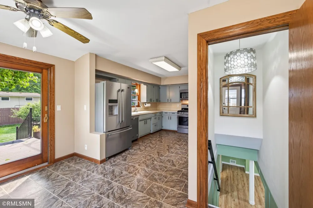 1864 8th Street White Bear Lake, MN 55110