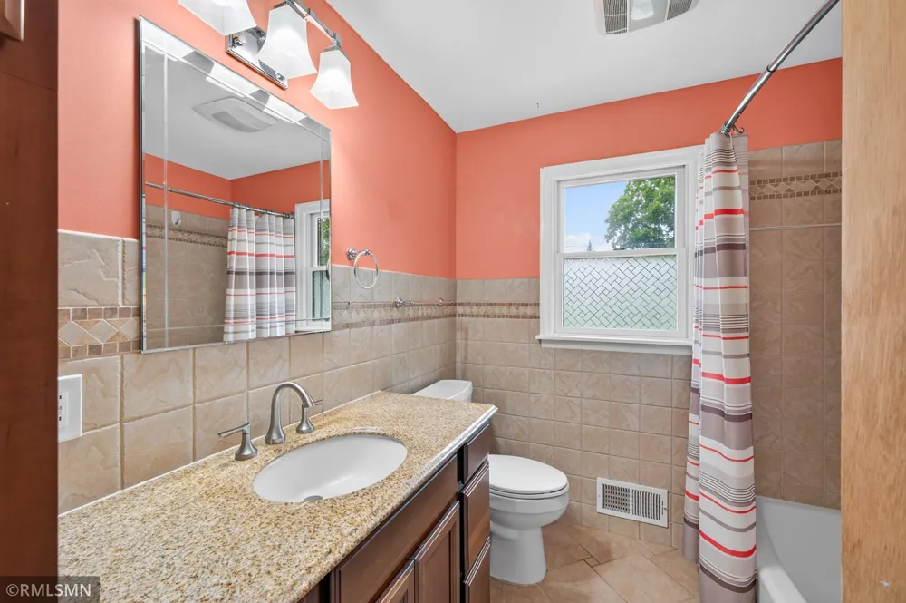 1864 8th Street White Bear Lake, MN 55110