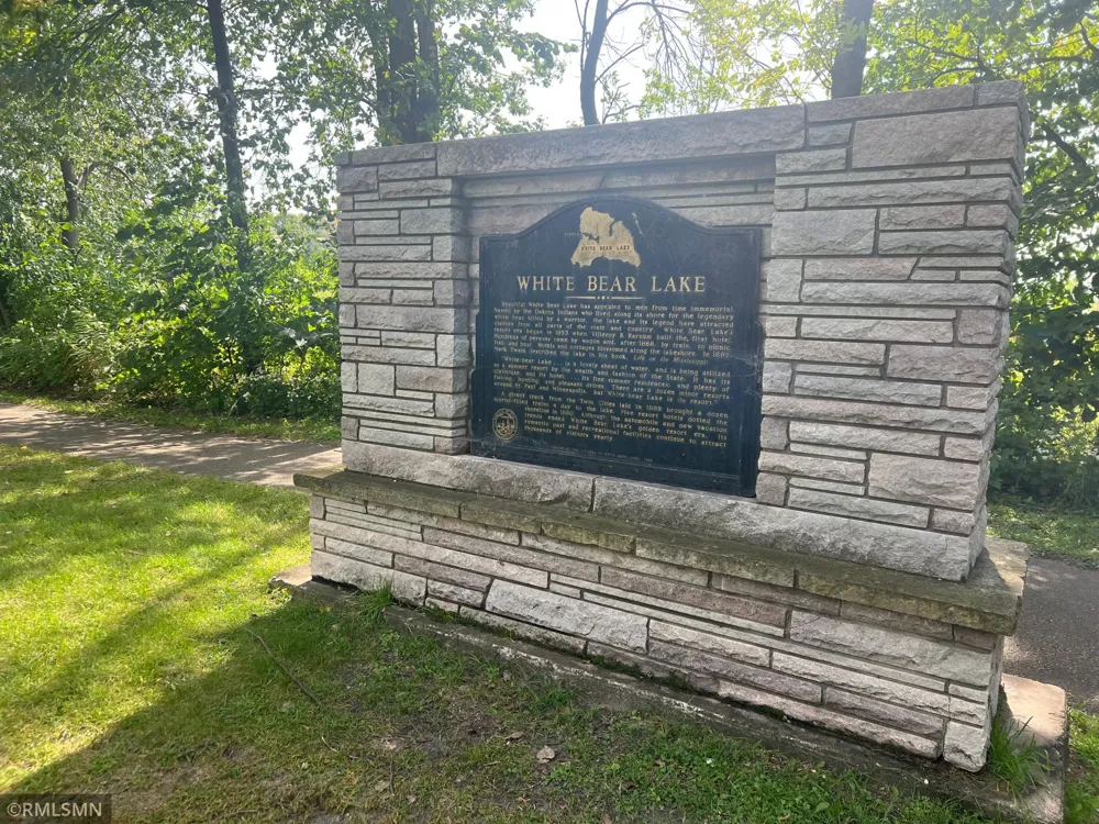 1864 8th Street White Bear Lake, MN 55110