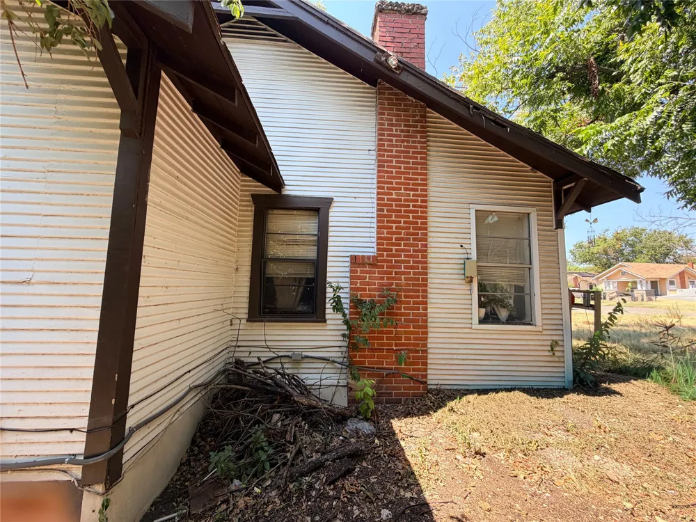 2512 Colonial Avenue Waco, TX 76707