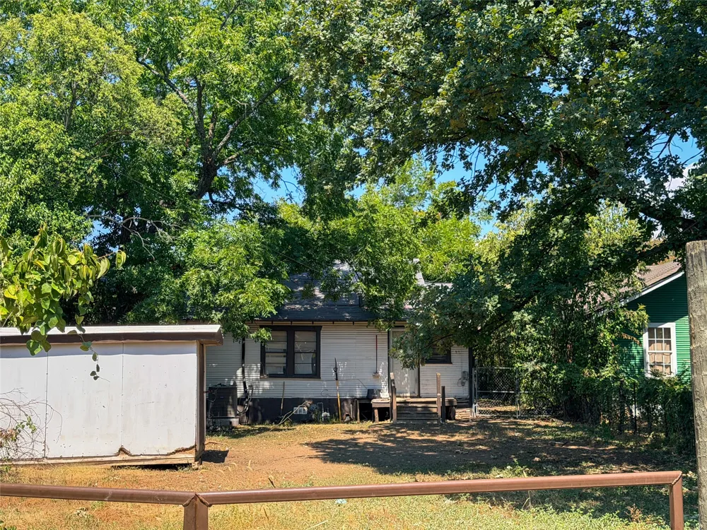 2512 Colonial Avenue Waco, TX 76707