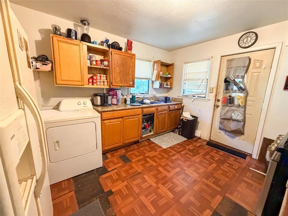 2512 Colonial Avenue Waco, TX 76707