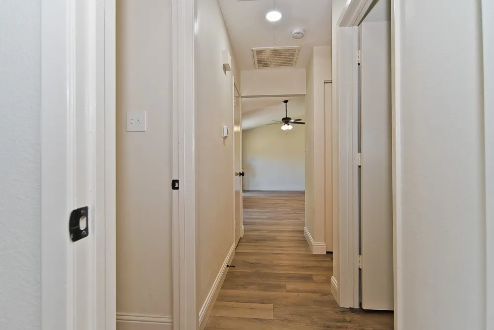 1609 Country Lane Arlington, TX 76018