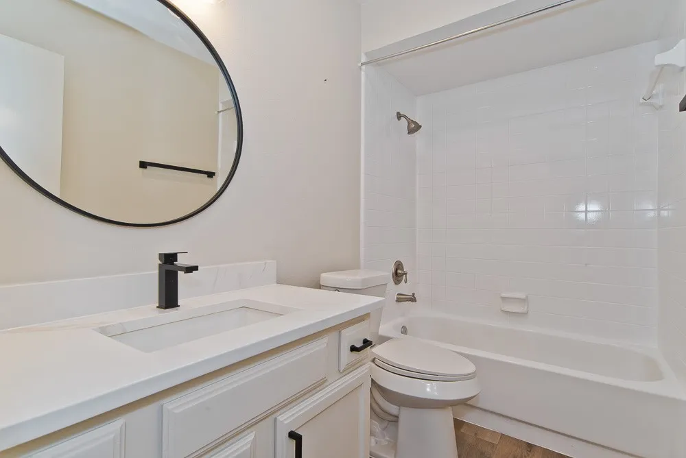 1609 Country Lane Arlington, TX 76018