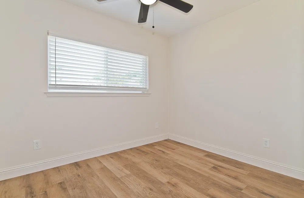 1609 Country Lane Arlington, TX 76018