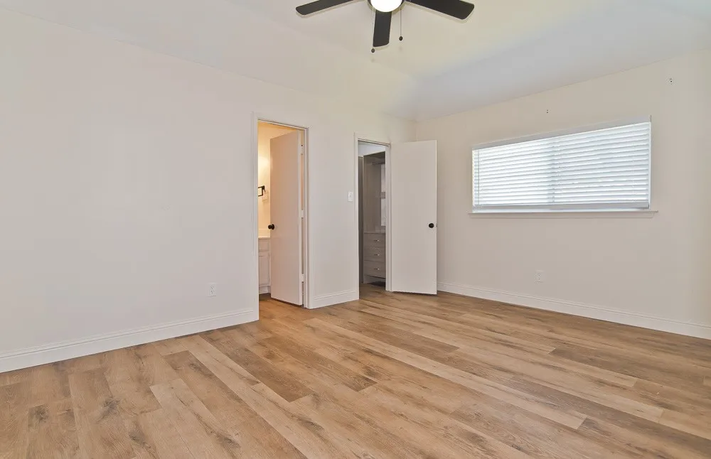 1609 Country Lane Arlington, TX 76018