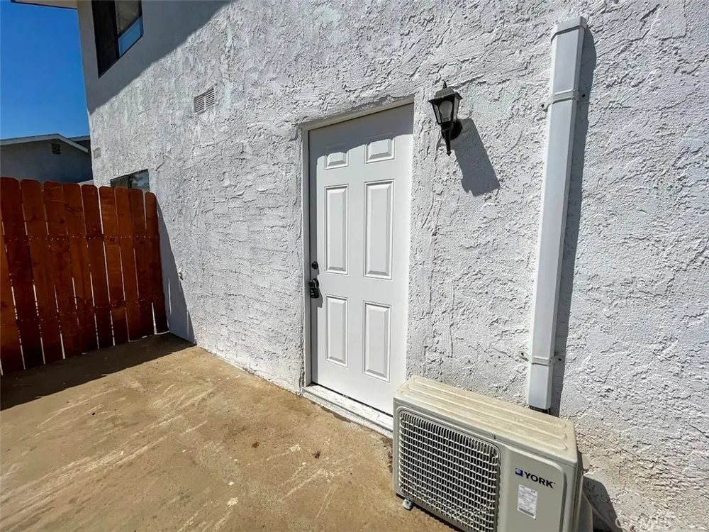 2767 Attenborough Place Riverside, CA 92503