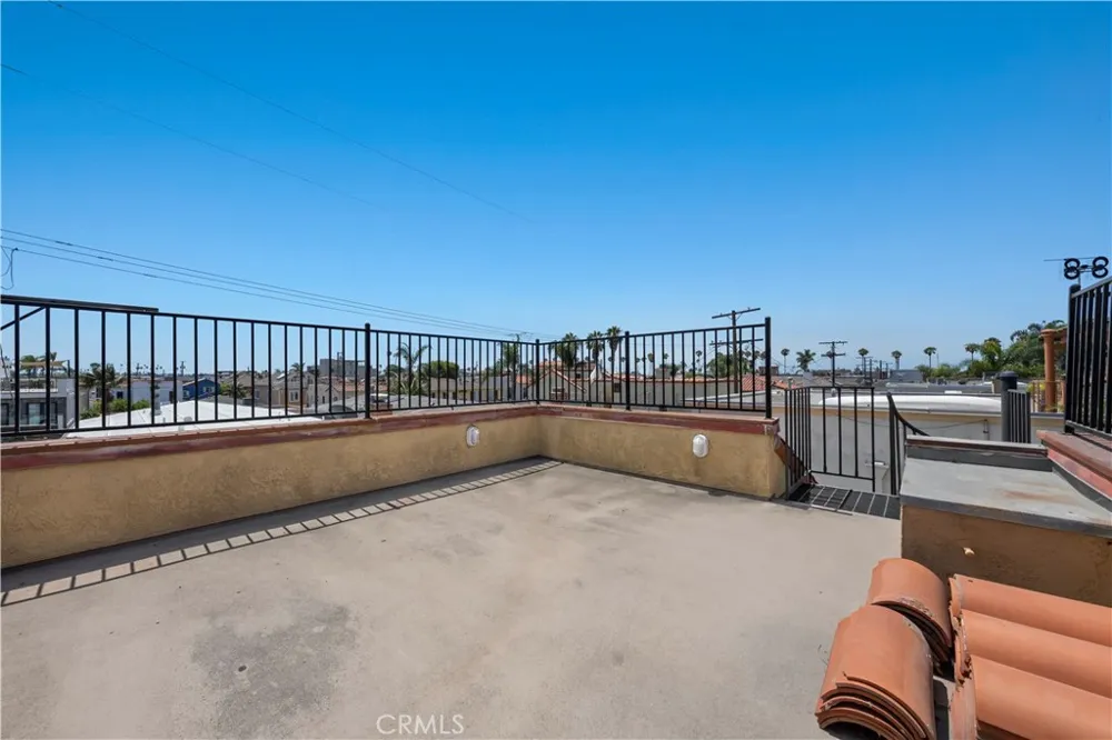 118 Glendora Avenue Long Beach, CA 90803