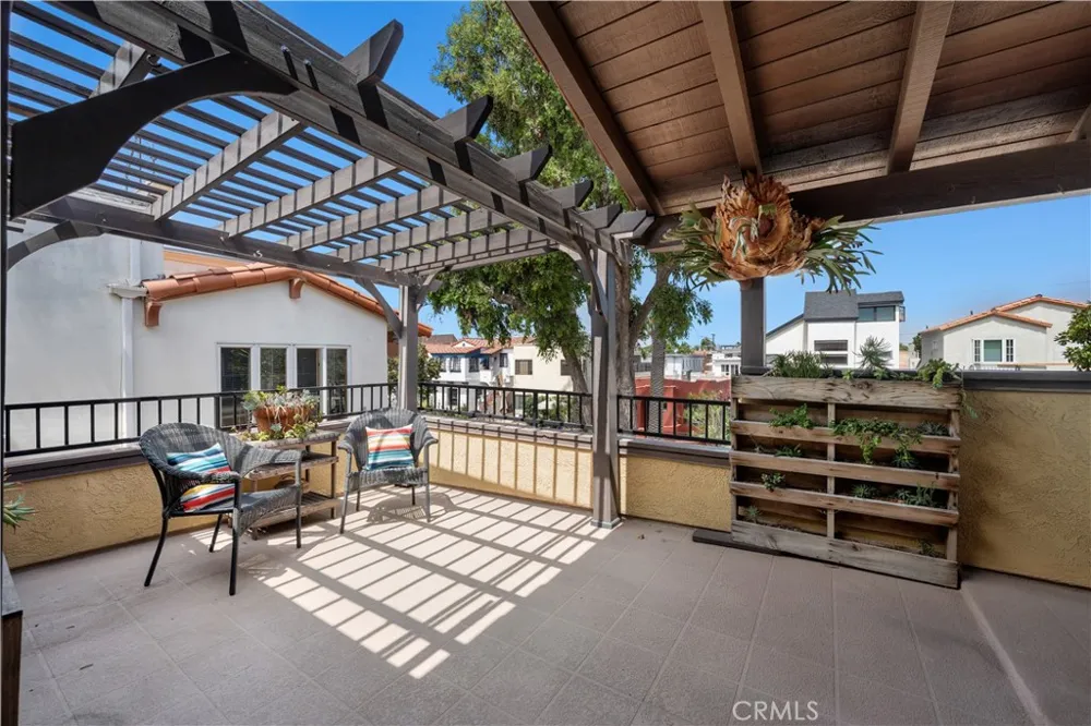 118 Glendora Avenue Long Beach, CA 90803