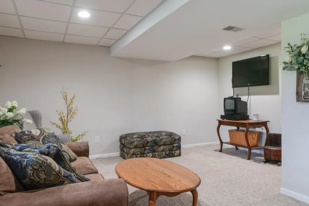 7070 Jamaica Lane Portage, MI 49002