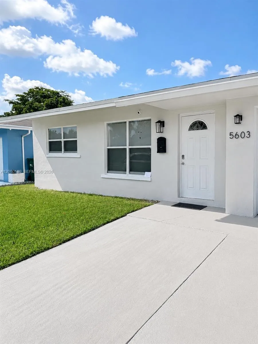 5603 NW 48th Ter Tamarac, FL 33319