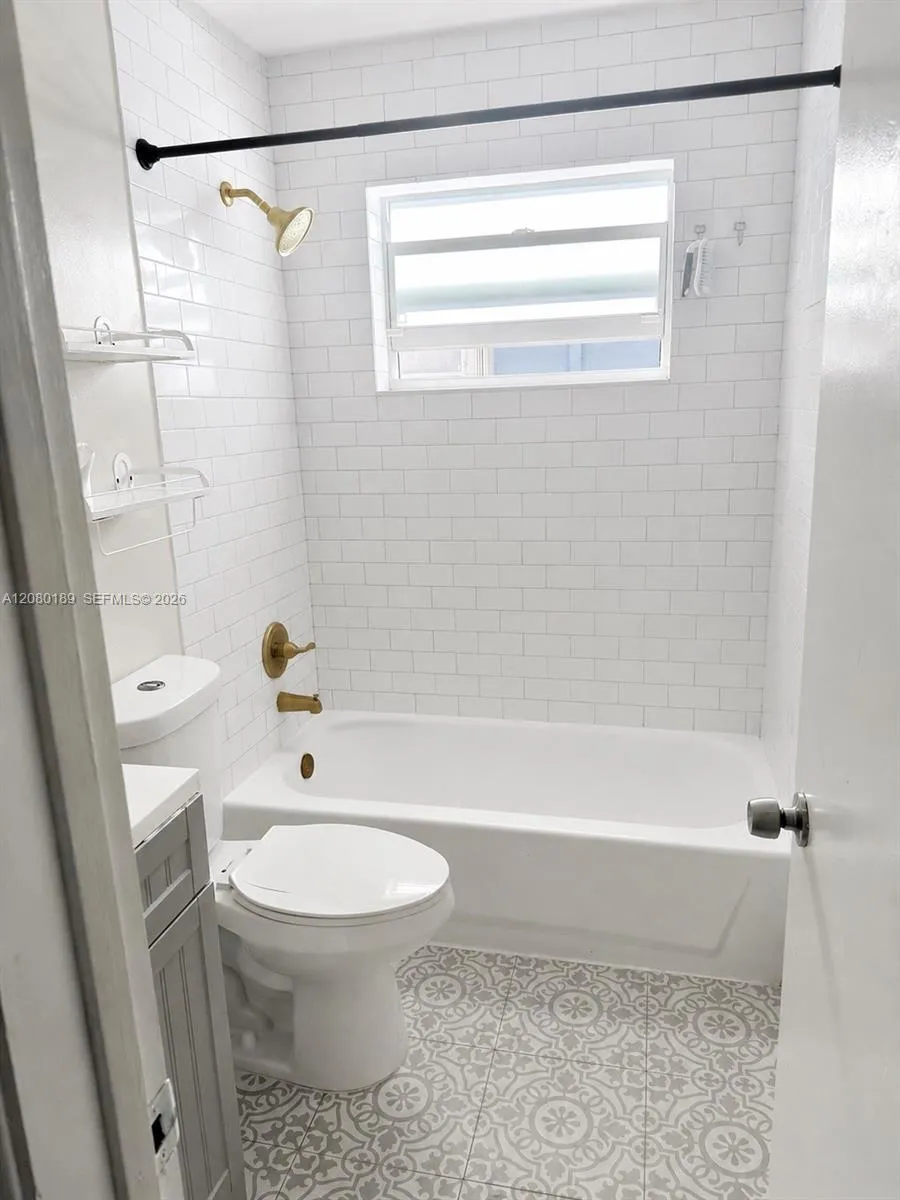 5603 NW 48th Ter Tamarac, FL 33319