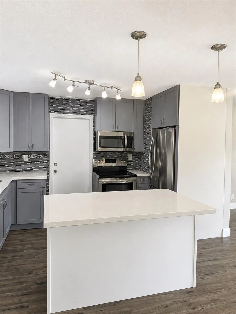 5603 NW 48th Ter Tamarac, FL 33319