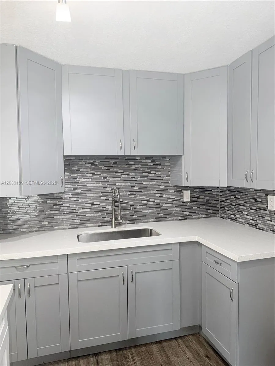 5603 NW 48th Ter Tamarac, FL 33319