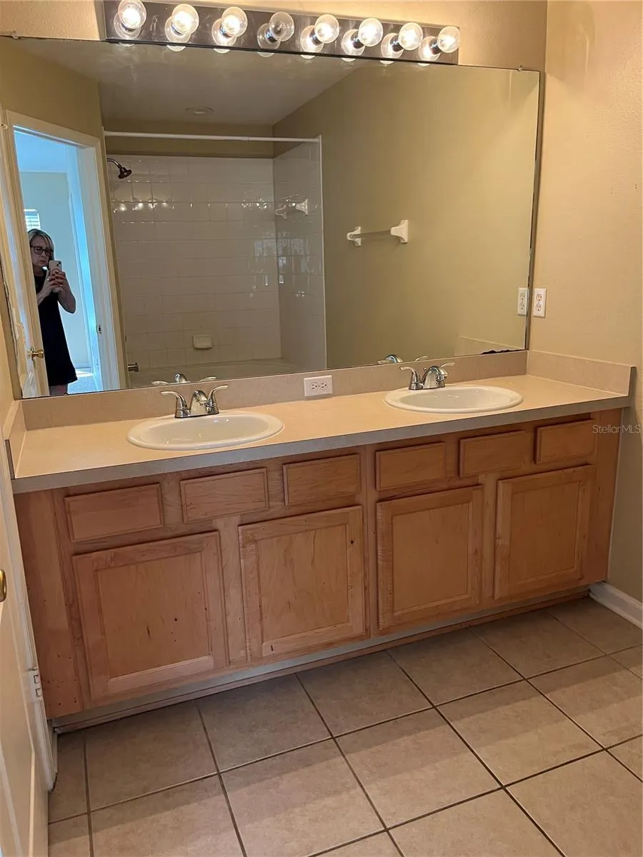2751 CONCH HOLLOW DRIVE Brandon, FL 33511