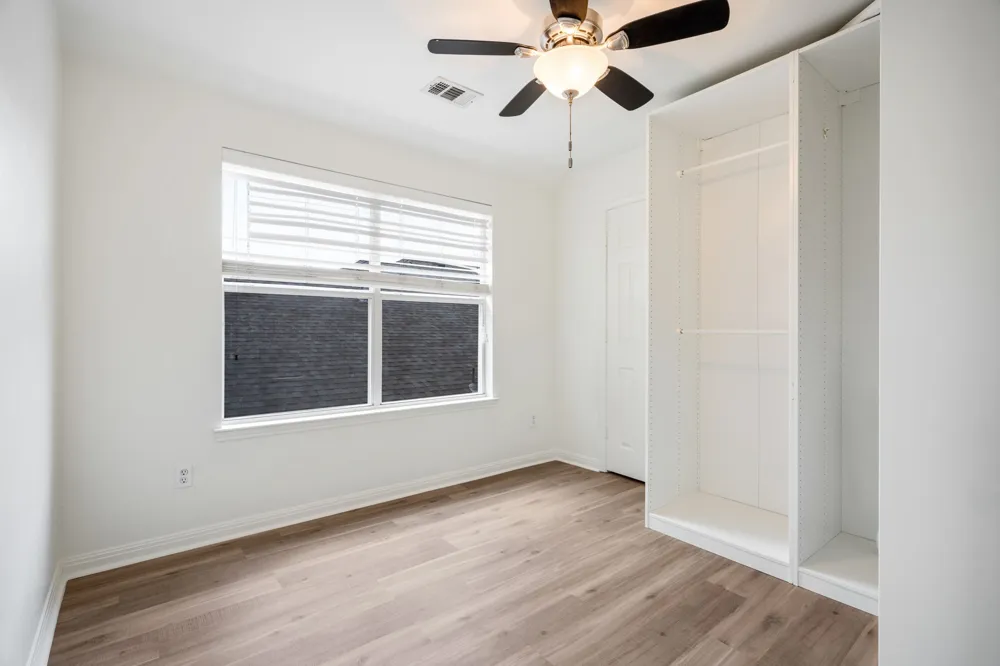 4020 Caldwell Avenue The Colony, TX 75056
