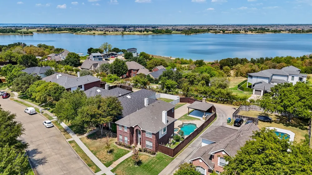 4020 Caldwell Avenue The Colony, TX 75056