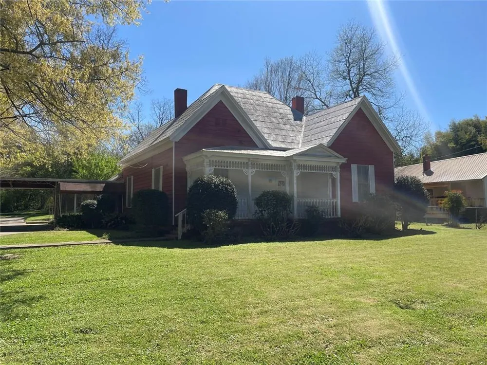 379 West Avenue Jackson, GA 30233