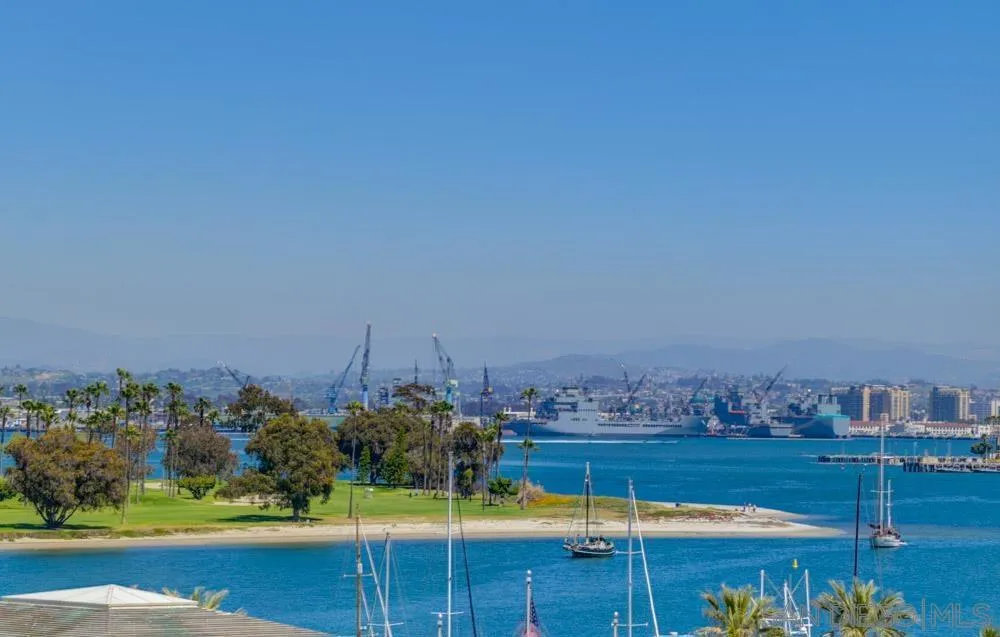 1810 Avenida Del Mundo #1106 Coronado, CA 92118
