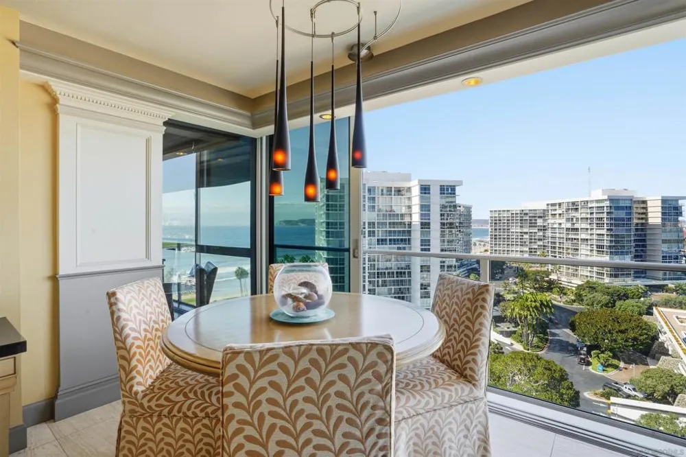 1810 Avenida Del Mundo #1106 Coronado, CA 92118