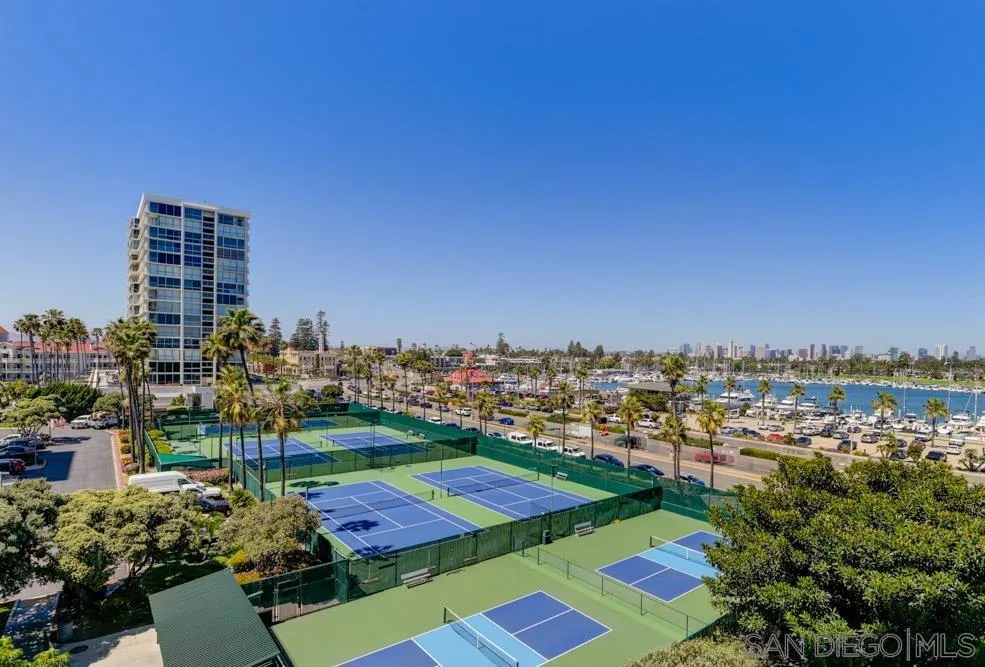 1810 Avenida Del Mundo #1106 Coronado, CA 92118