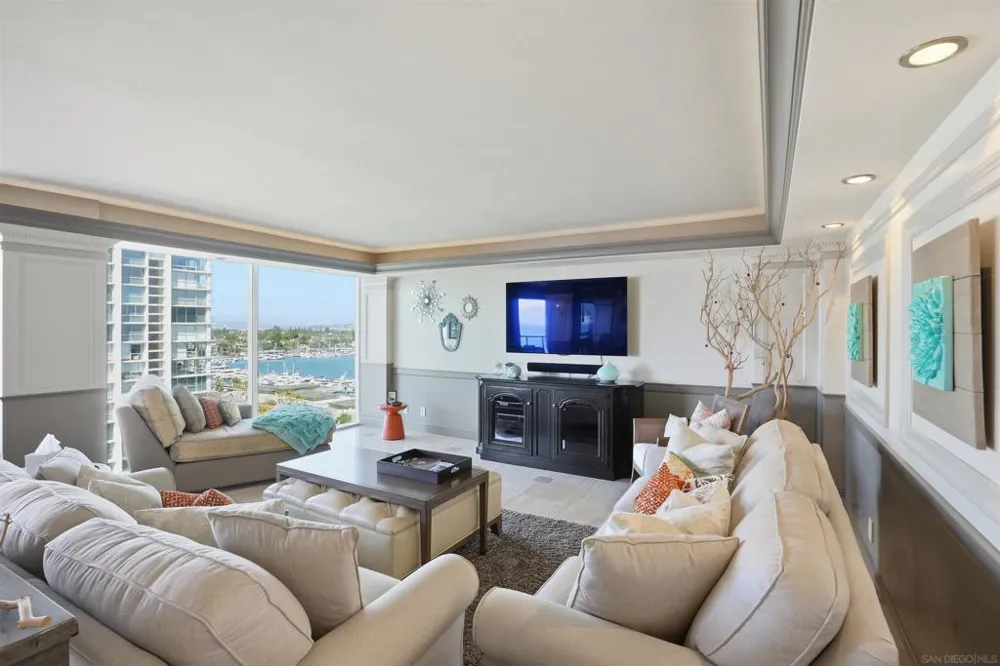 1810 Avenida Del Mundo #1106 Coronado, CA 92118