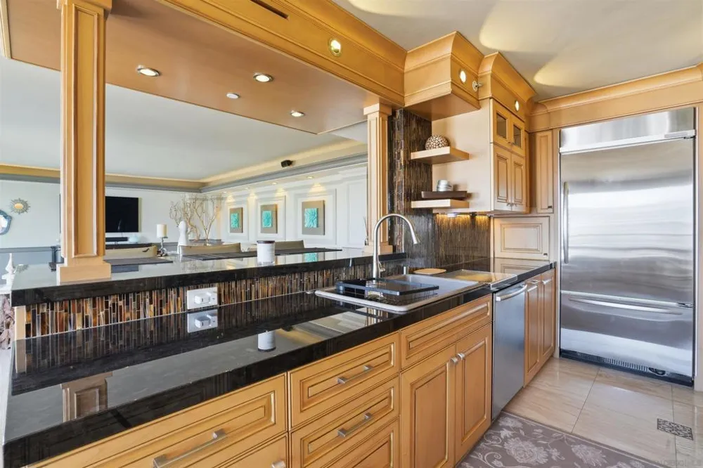 1810 Avenida Del Mundo #1106 Coronado, CA 92118