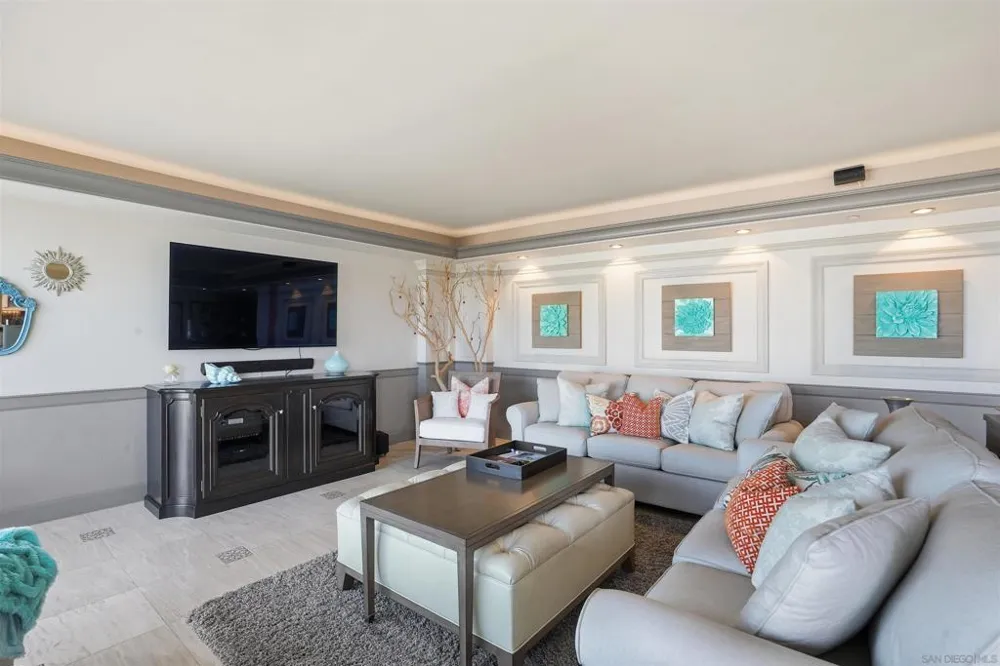 1810 Avenida Del Mundo #1106 Coronado, CA 92118