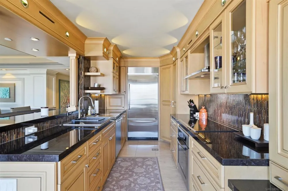 1810 Avenida Del Mundo #1106 Coronado, CA 92118