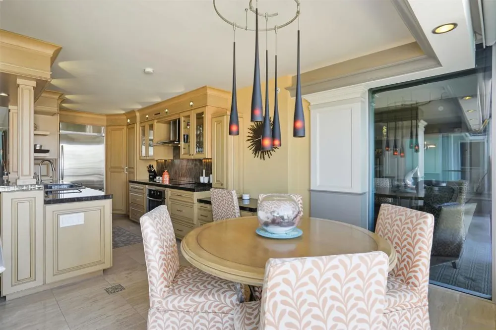 1810 Avenida Del Mundo #1106 Coronado, CA 92118