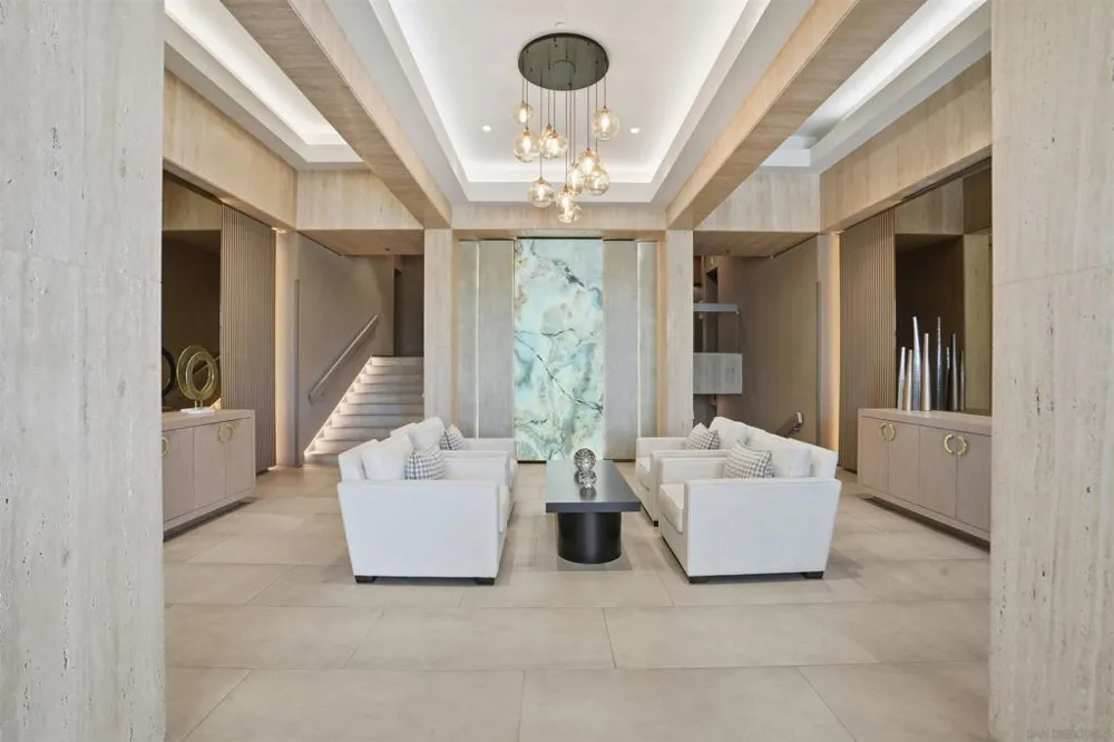 1810 Avenida Del Mundo #1106 Coronado, CA 92118