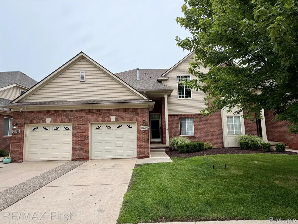 29400 Woodpark Circle Warren City, MI 48092