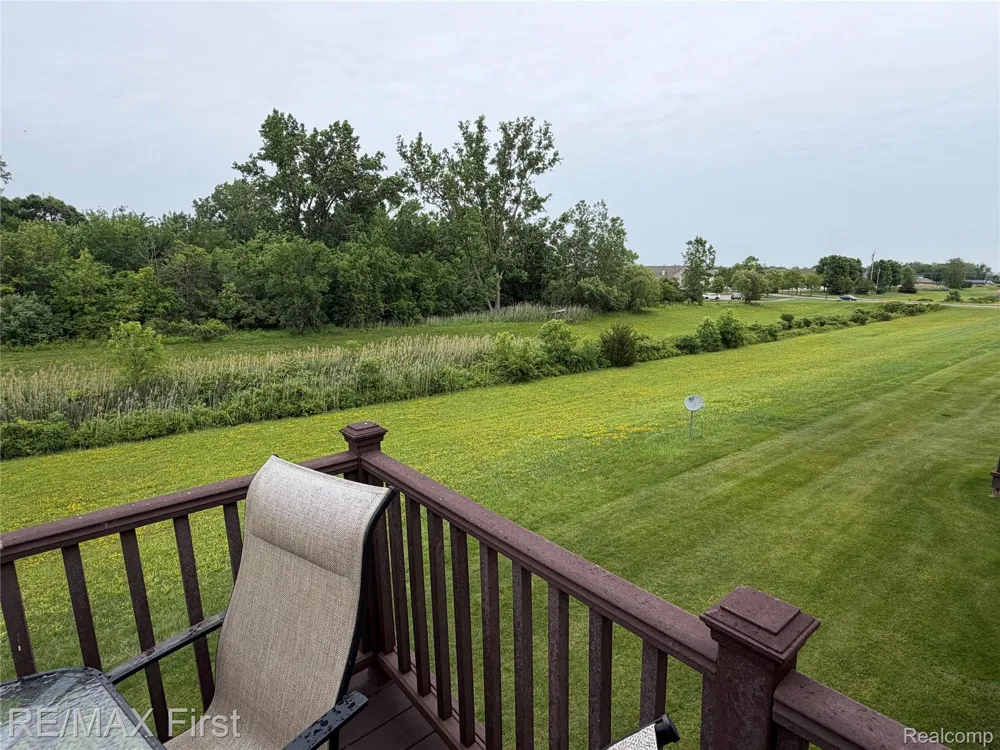 29400 Woodpark Circle Warren City, MI 48092
