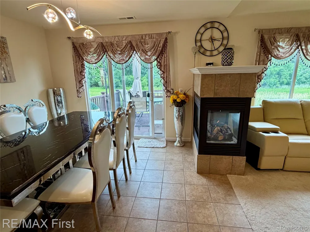 29400 Woodpark Circle Warren City, MI 48092