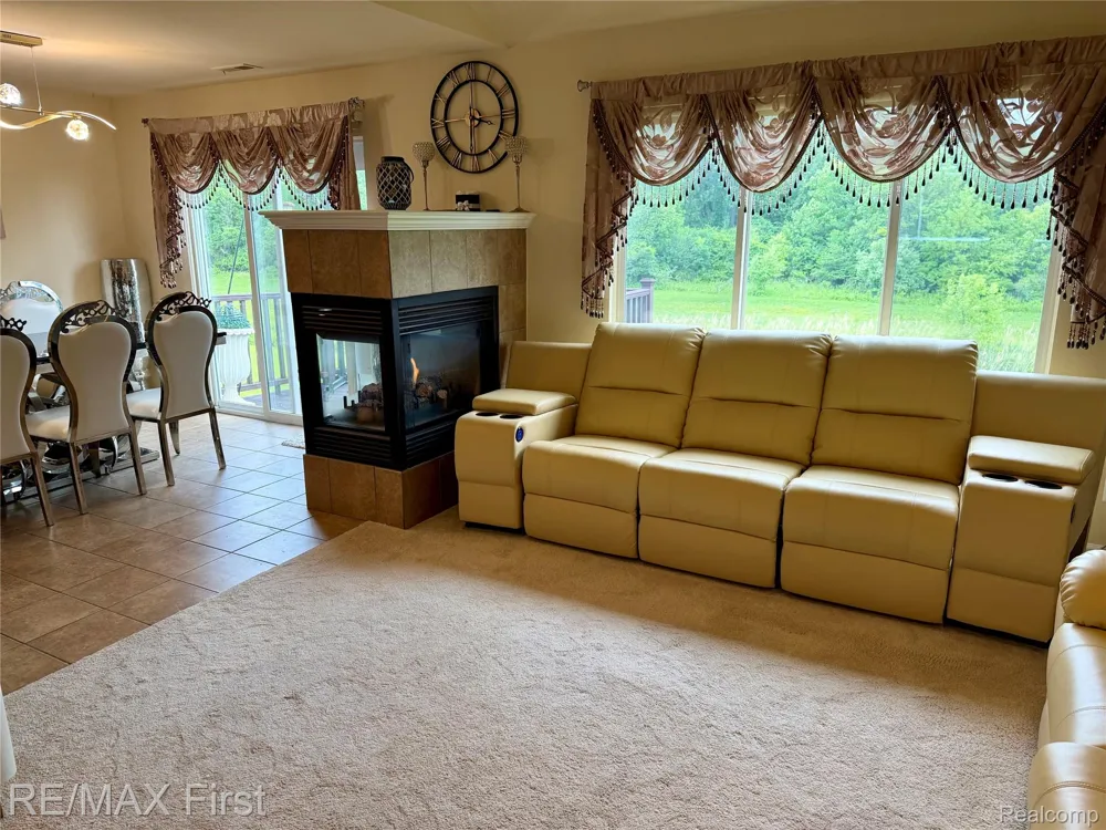 29400 Woodpark Circle Warren City, MI 48092