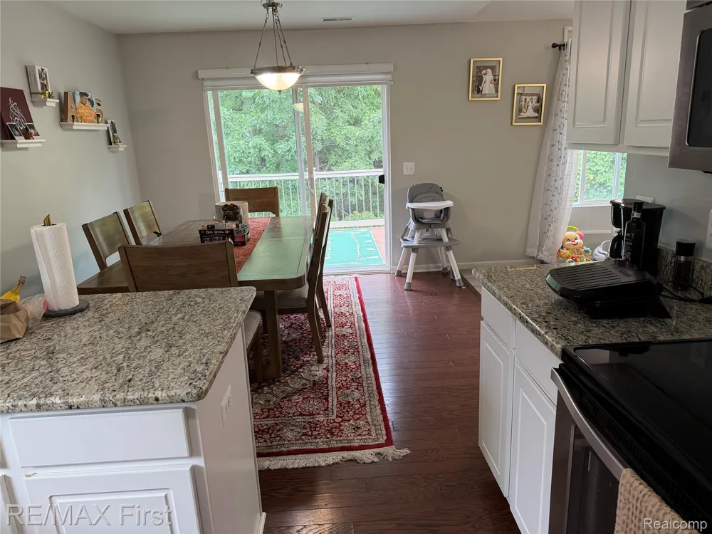 29400 Woodpark Circle Warren City, MI 48092