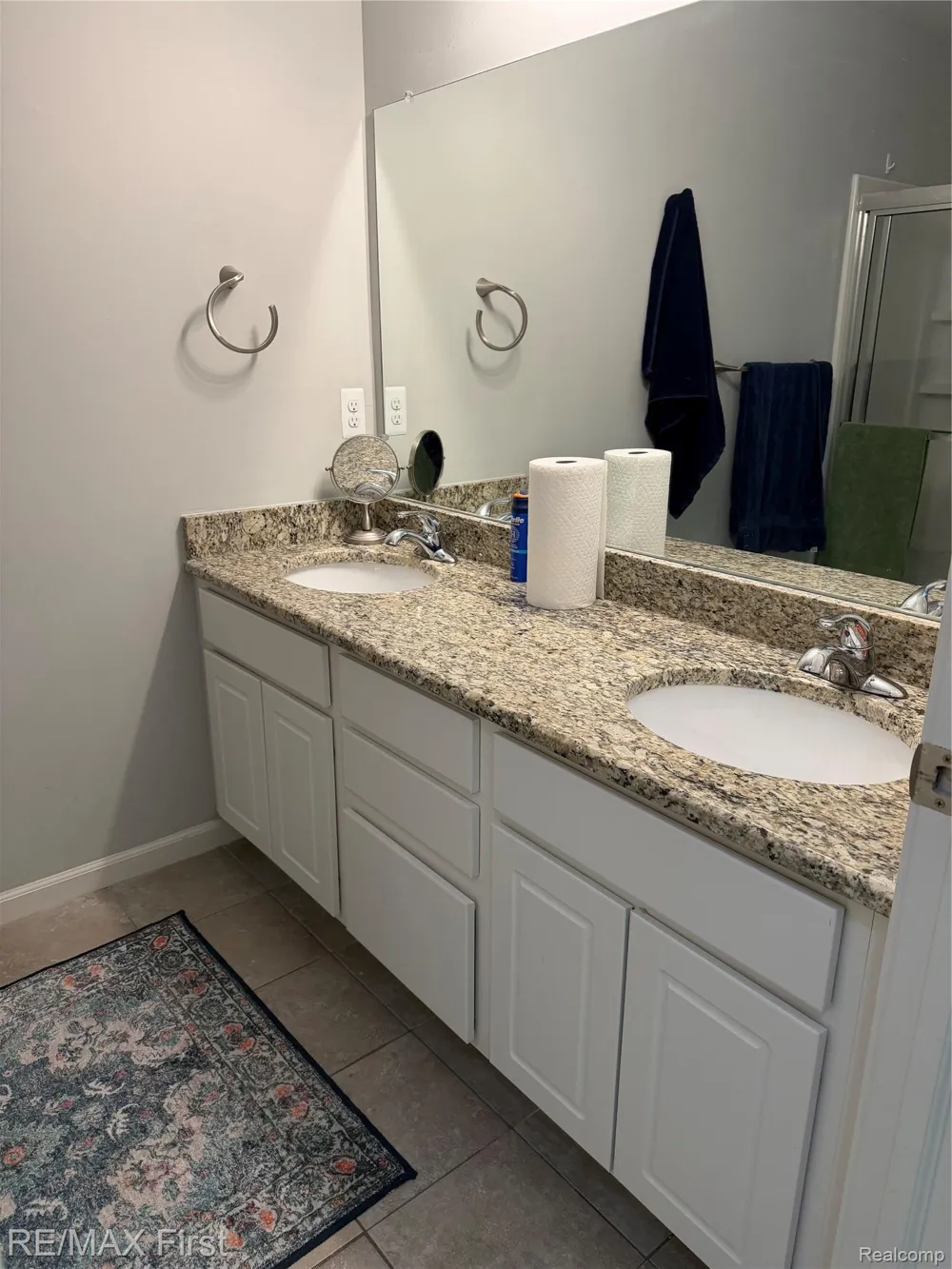 29400 Woodpark Circle Warren City, MI 48092