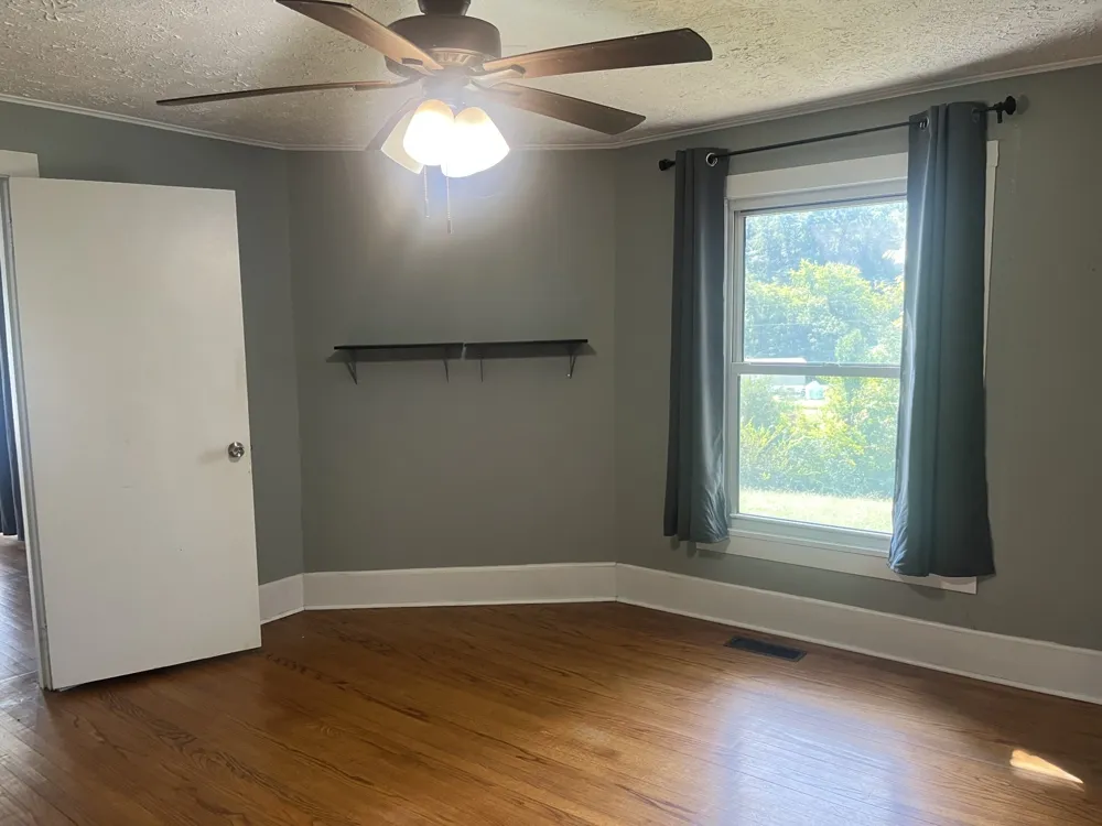 8 Oak Ln Pleasant Shade, TN 37145