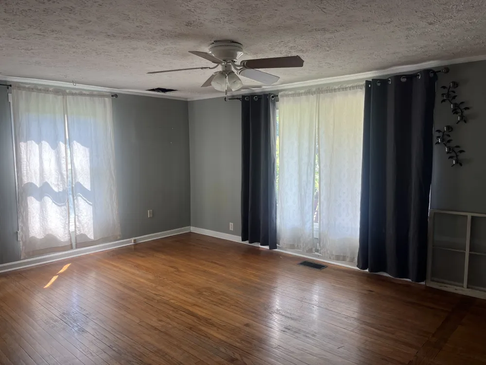 8 Oak Ln Pleasant Shade, TN 37145